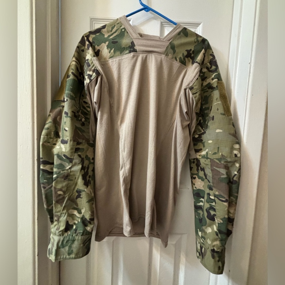 Mens XL Multicam combat shirt